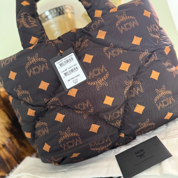 MCM -MÜNCHEN QUILTED TOTE IN MAXI MONOGRAM NYLON - Picture 3 of 4